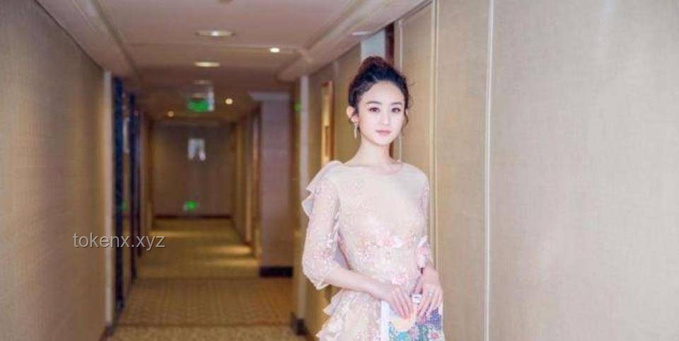 **赵丽颖换摄影师后的蜕变之路：解锁拍照新姿势**