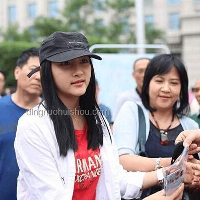 重温关晓彤高考采访，笑中有泪的成长启示📚💪