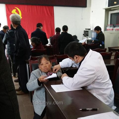 反贫困新动向：《反方向の扶贫》探索相对贫困治理