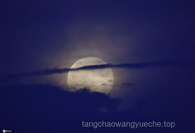 草莓月亮与普通满月对比分析：天文奇观与常规天象